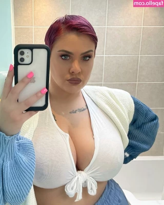 Peaches - APRIL SEXIEST CREATOR   ROUND 2 Vote for your favorite   scroll for