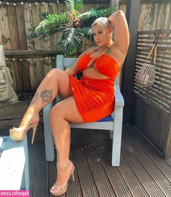 Peaches - Soooo horny  https onlyfans com ladywildflower