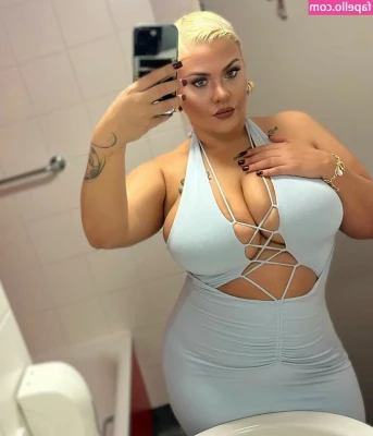 Peaches - This dress makes me way too horny