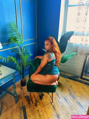 Dee Dee Davis [ dee-dee-davis ] - Where are you cumming first ? 💦