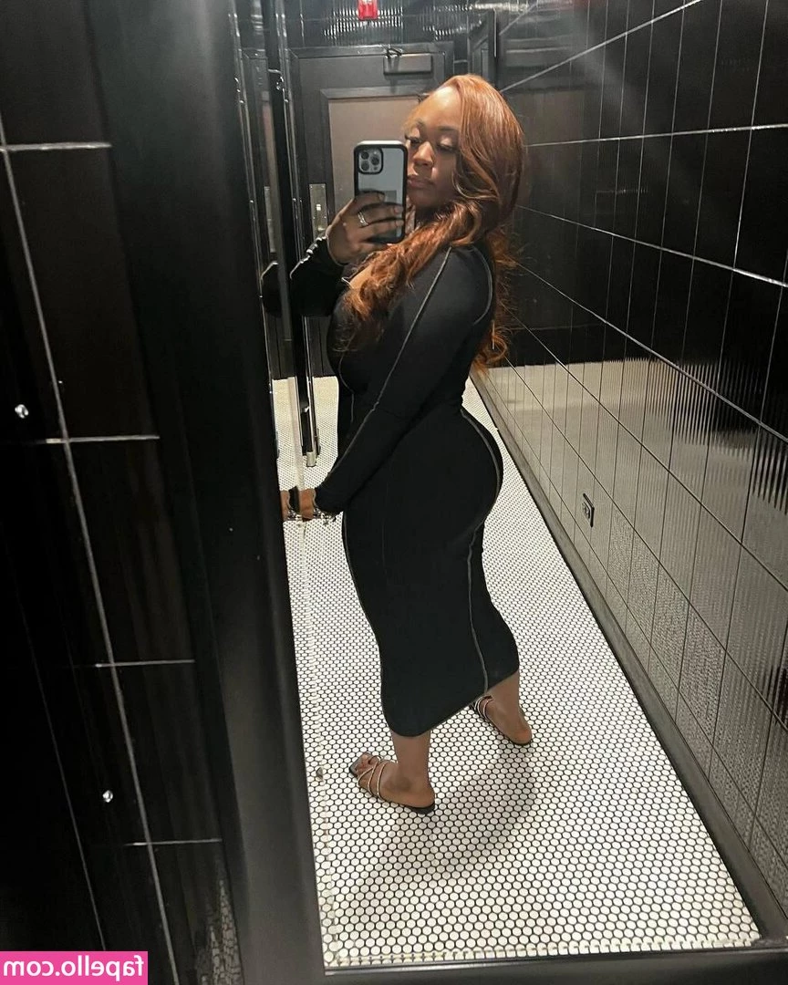 Dee Dee Davis [ dee-dee-davis ] - help me take them off? 🥺