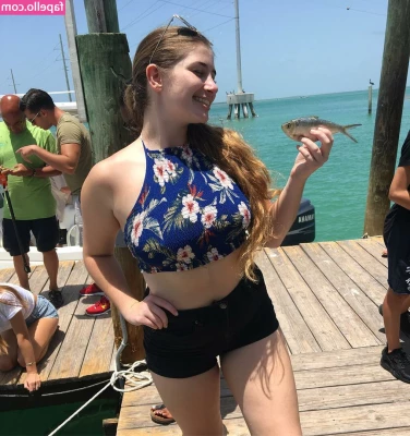 Alex B [ alex-b ] - You lucky, lucky boys get a free clip this week. You better say thank