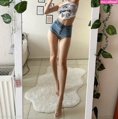 Zeynep Ece [ zeynep-ece ] - Little sexercise before starting the day   Have a GREAT day babes