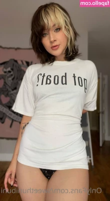 xo_lilhuni_xo [ xo-lilhuni-xo ] - I got a idea   would you like to see a shout-out for all of you at