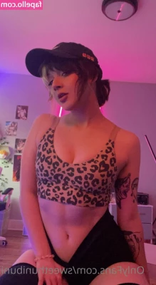 xo_lilhuni_xo [ xo-lilhuni-xo ] - You know what you have to do, right? Get on all fours and kiss my part 1