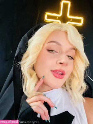xo_lilhuni_xo [ xo-lilhuni-xo ] - Ur gamer girl that loves doing naughty things even in games💞