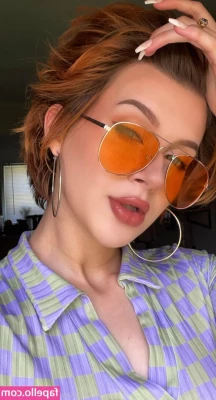 xo_lilhuni_xo [ xo-lilhuni-xo ] - When he asks too fuck your smelly pumps after work  Sure let me help