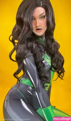 xo_lilhuni_xo [ xo-lilhuni-xo ] - Close up pics of that ass and pretty pussy