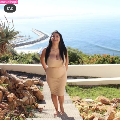 Mickyla Goslett [ mickyla-goslett ] - Happy Easter 🐰