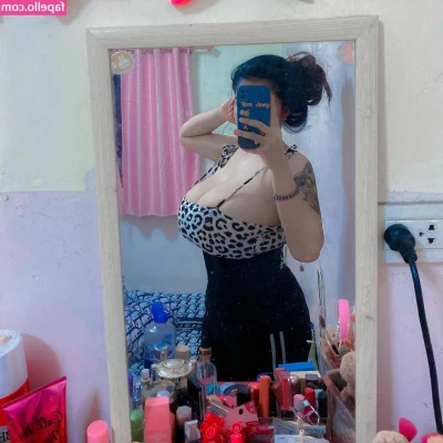 Yes Give [ yes-give ] - Stretch my pussy baby🥵😈