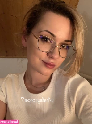 Hailey Cooper [ hailey-cooper ] - The beginning of MANY valentine's day post !! Should I apologize for