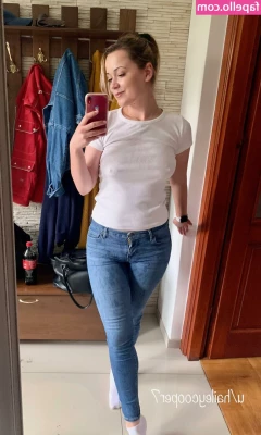 Hailey Cooper [ hailey-cooper ] - Nice heels