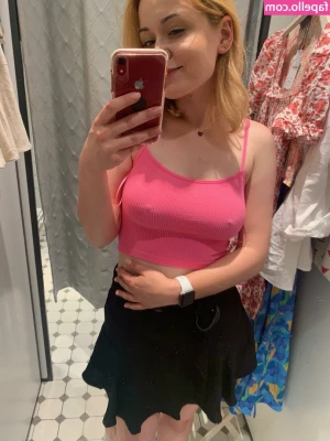 Hailey Cooper [ hailey-cooper ] - Yay half the week is over  lol