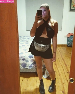 Agustina Doffo [ agustina-doffo ] - Which hole would you prefer?