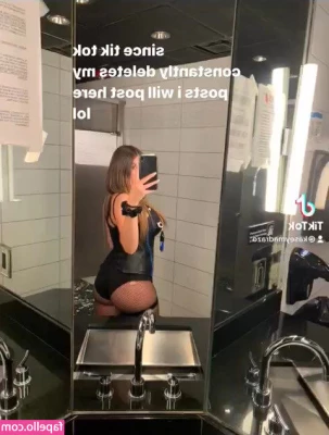 Kasey - Para celebrar san valentin tocaba duchita y mucha humedad