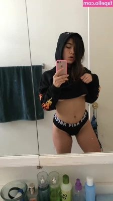 Sofia Addotta [ sofia-addotta ] - I just came all over my vibrator while on a nude zoom call  I can t