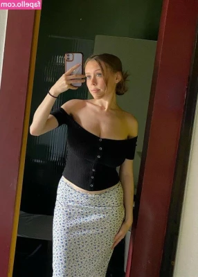 Emily Kyte [ emily-kyte ] - Love when he eats my ass   message me for the video
