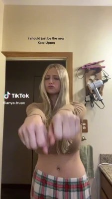 Anya Marie [ anya-marie ] - All this messy food on ours body  Very lickable