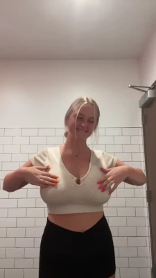 Anya Marie [ anya-marie ] - Hey guys  Still 4 hours left before this poll ends  tell me about