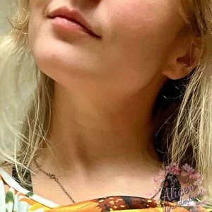 hotwifeyoung