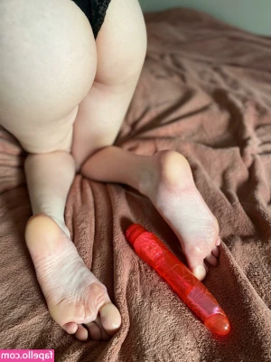 Jenny Larsson [ jenny-larsson ] - Det bliver   mellem  poppyseedmuse og jeg