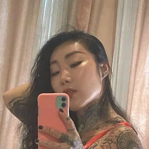 Hollynowell