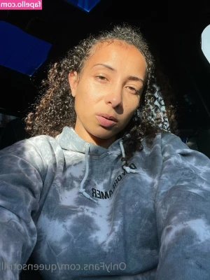 QueenSoTrill [ queensotrill-1 ] - Free the titties...I need someone to tickle and suck them!!!
