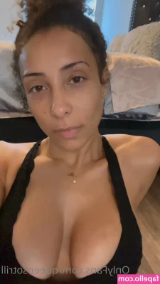QueenSoTrill [ queensotrill-1 ] - Cum out shot.