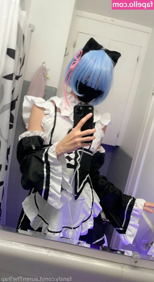 LaurenTheTrap - I don't really like this pic but maybe you will 🙂
