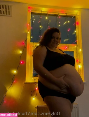 chunkybabee - A nice oily foot dump for my veiny feet lovers