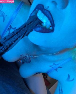 Echo Voxx [ echo-voxx ] - A relaxing way to celebrate femboy friday and round off the week    I
