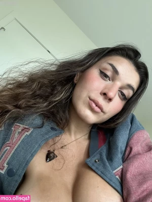 Littlecib [ littlecib-2 ] - Very sensual and erotic pic from hotel room 😏🔞🍆