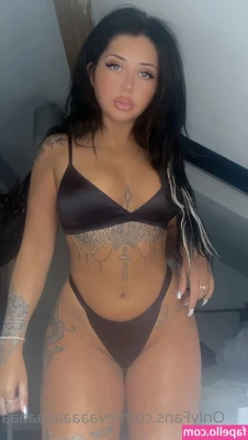 evaaaaaaaaaaa - Would you fuck this pussy from behind? 🍑