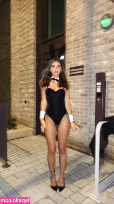 Tina Tonkin [ tina-tonkin ] - On your knees