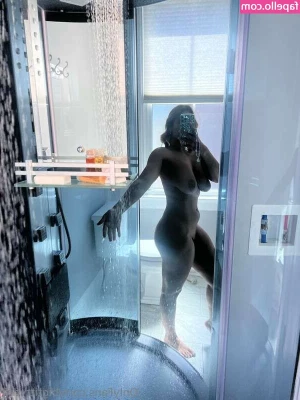 bigtittytifff - Stream started at 02/14/2021 08:43 pm  Tonight’s stream was 4 hours