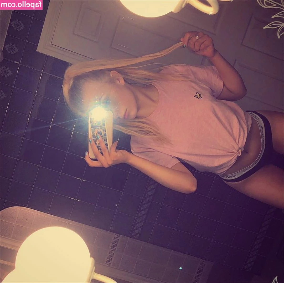 Holly Jo Ballard [ holly-jo-ballard ] - You walk into the bathroom and you see me like this what do you do