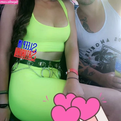 Erin Lally [ erin-lally ] - Titties are out here just popping
