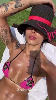 Karine Siqueira [ karine-siqueira ] - I reached out to LONG DONG to see how things were going with his
