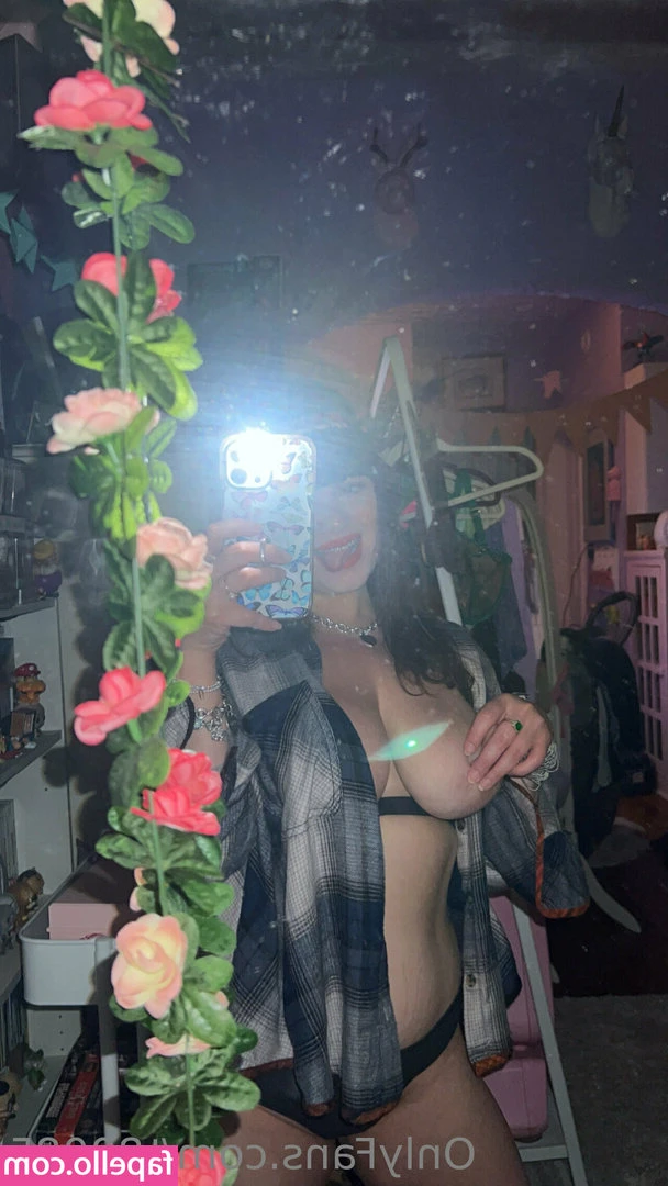 vanessinator - Can you imagine the smell of my feet at the end of the day?