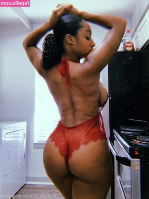 Dominique Jolie - Come shower with me