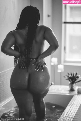 maliah - I over did leg day  so I decided to try and soak my pain anyway with