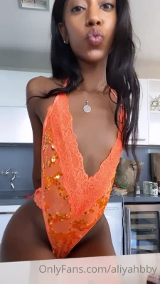 aliyahdenae - pretty trans girl aesthetic