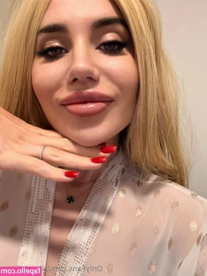 alicedollyua - Tell me im your fav 🥰
