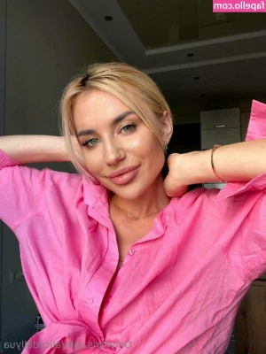 alicedollyua - woke up with my pussy throbbing today... must've had some nasty