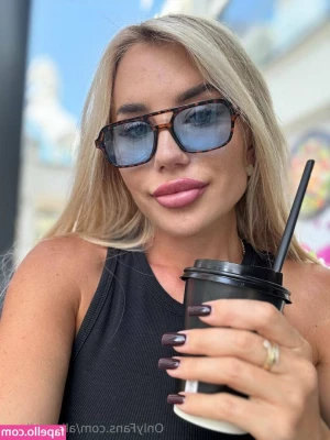 alicedollyua - I m new I need friends on here
