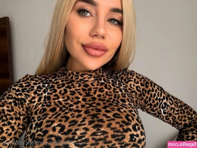 alicedollyua - Check out my all natural busty Canadian babe 🇨🇦