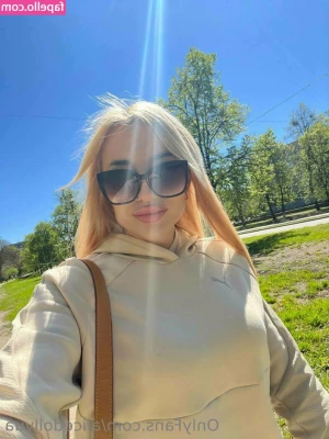 alicedollyua - Casting spells ;)
