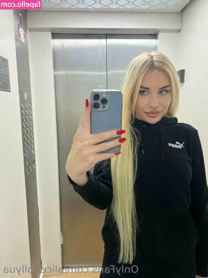 alicedollyua - I heard you're into late-night sexts. Can I make you cum? 😉