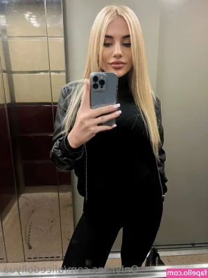 alicedollyua - while you are looking at me and my reflection - I went to take
