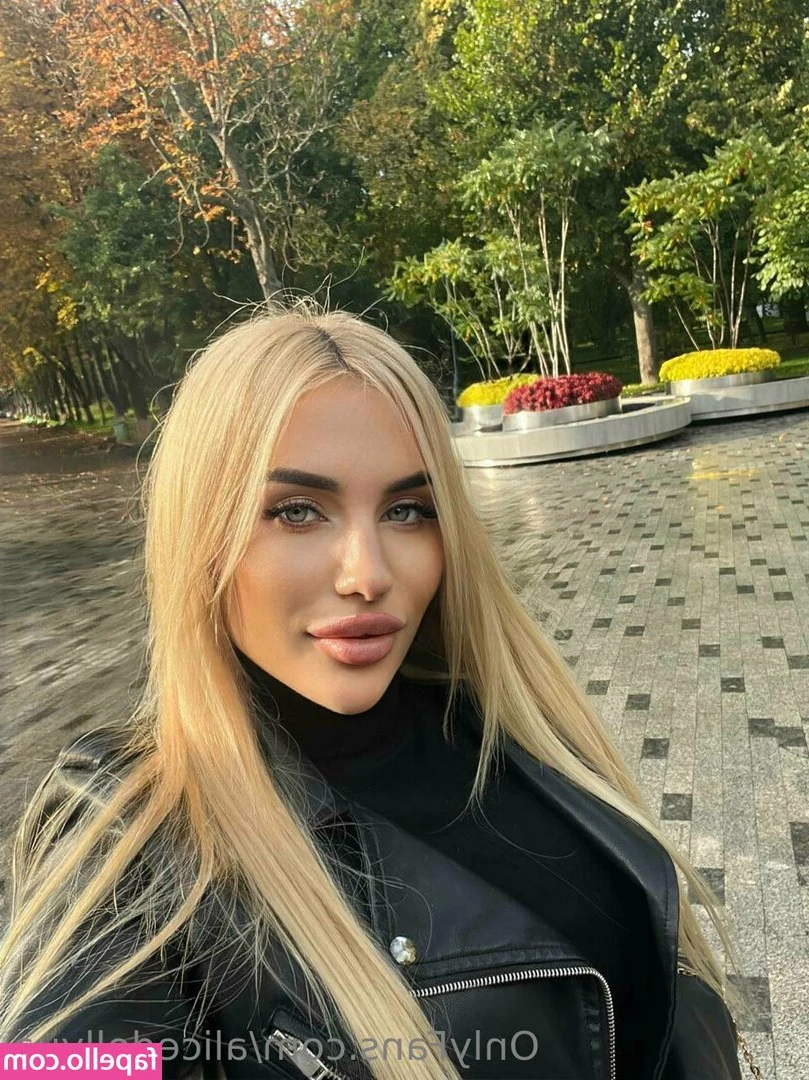 alicedollyua - It’s Friday , where is everyone?!